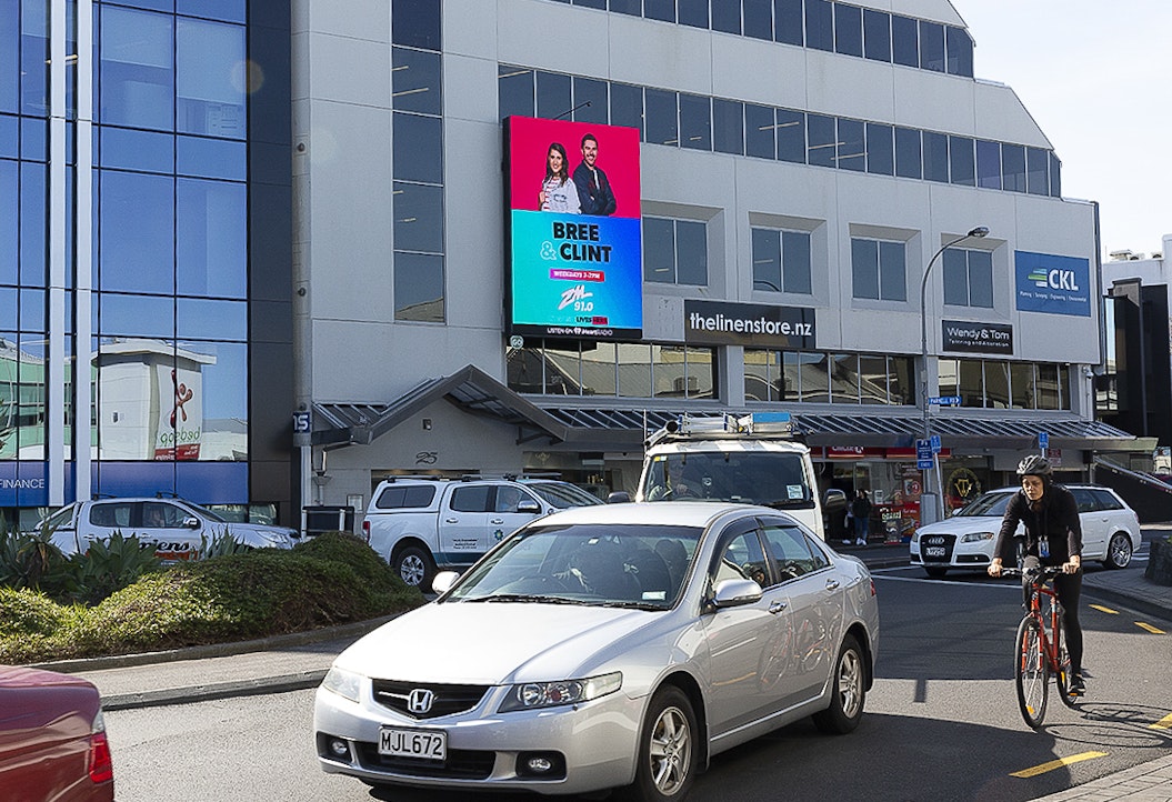 AUCKLED3-BS Newmarket to Parnell